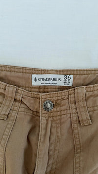 Pantalon cargo Stradivarius - 36 - mmaron/beige